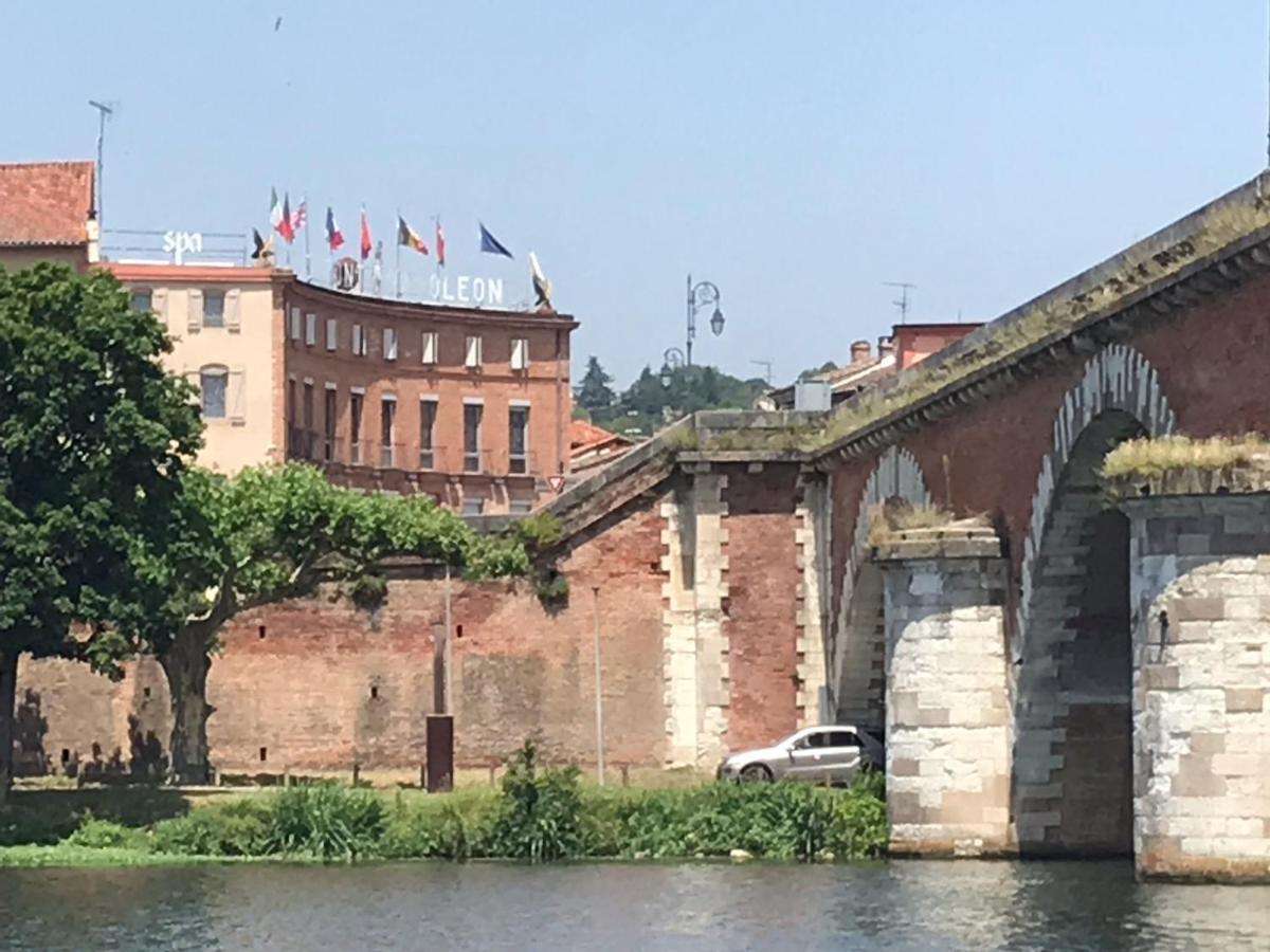 Hotel Restaurant Le Pont Napoleon Moissac Exterior photo